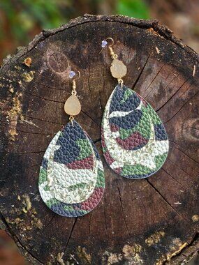 Earrings: Lady Huntress